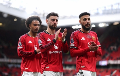 Đá hơn người, MU vẫn nhận thất bại đầu tiên dưới thời Michael Carrick