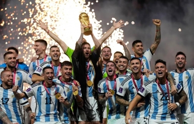 CHÍNH THỨC: Đồng đội Messi tại Argentina tuyên bố giải nghệ