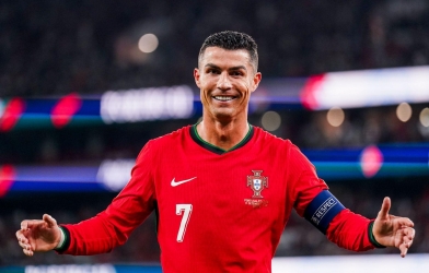 Ronaldo báo tin cực vui sau khi bị gạch tên khỏi ĐT Bồ Đào Nha