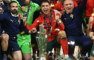 Không đá cho Bồ Đào Nha, Ronaldo vẫn nhận vinh dự đặc biệt trước World Cup
