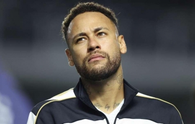 Neymar phát điên với trọng tài: 'Chắc ông ta đang đến tháng rồi'