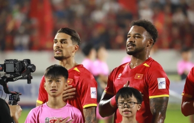 CĐV ĐNÁ: 'Nếu Việt Nam không đưa cầu thủ nhập tịch vào đá thì...'