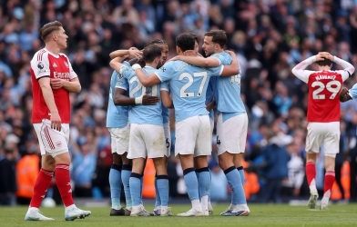 Quật ngã Arsenal, Man City tiến gần ngôi vô địch Ngoại hạng Anh