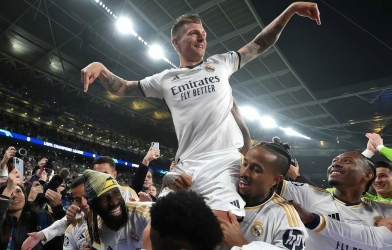 Toni Kroos phá vỡ sự im lặng về việc tái xuất Real Madrid