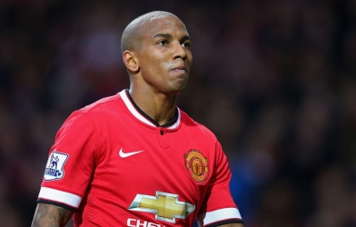 CHÍNH THỨC: Ashley Young tuyên bố giải nghệ