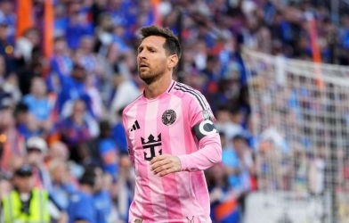 Ghi 3 bàn, Lionel Messi bất ngờ bị tước bỏ hat-trick