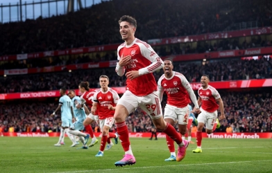 Arsenal chạm 1 tay vào chức vô địch Ngoại hạng Anh 2025/26