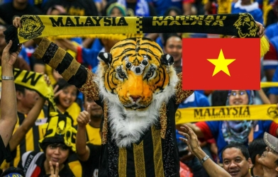 CĐV Malaysia đồng loạt gọi tên Việt Nam sau khi lỡ vé bán kết giải ĐNÁ