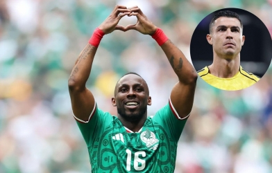 Ngôi sao Mexico ghi bàn đầu tiên tại World Cup từng vượt Ronaldo