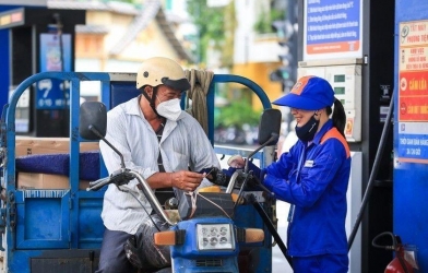 Giá xăng dầu hôm nay 30/7: Tăng mạnh!