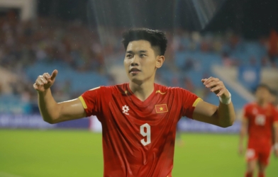 Đình Bắc đối đầu 'sao mai' nguy hiểm nhất Malaysia ở bán kết AFF Cup