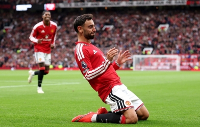 Bruno lập hat-trick, MU đại thắng trong trận cầu 7 bàn