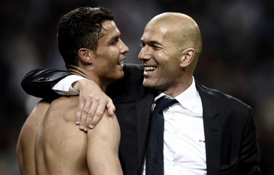 HLV Zidane bất ngờ tuyên bố 1 điều về Ronaldo giữa 'tâm bão drama'
