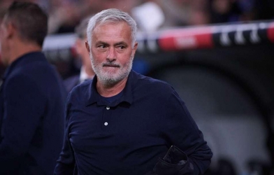 Mourinho gây bão sau trận thắng Sevilla: 'Hãy cho tôi xem bằng chứng'