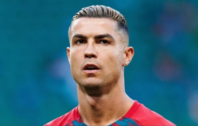 Ronaldo chỉ mất 40 giây để 'hóa giải' án phạt của Bồ Đào Nha