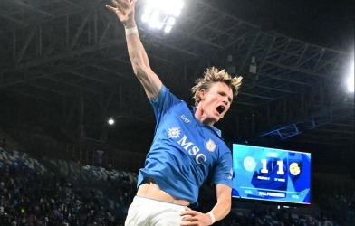 McTominay lập cú đúp, Napoli đại náo Cúp C1 bằng trận cầu 7 bàn