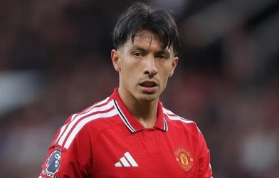 Thay Lisandro Martinez, MU chọn mua 'lá chắn thép' 80 triệu Bảng