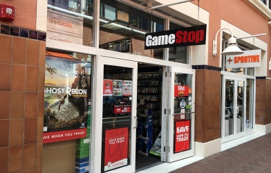 GameStop và Game Informer sa thải hàng loạt nhân viên, CFO từ chức