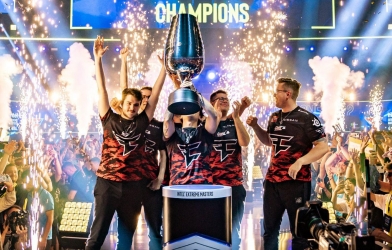 FaZe đánh bại NAVI trong trận chung kết IEM Cologne để lên ngôi vô địch