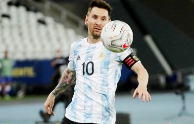 Ứng viên bóng vàng thất thế và cơ hội tuyệt vời cho Lionel Messi?