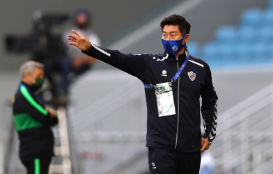 Ứng viên thay thế HLV Troussier được khen vì ưu tiên chơi thứ bóng đá đẹp 