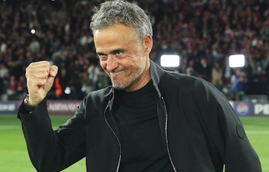 Enrique khẳng định PSG 'đá bay' vì có nhiều hơn 11 ngôi sao