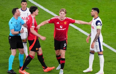 MU mất vé dự Champions League: Kỳ án không đầu!