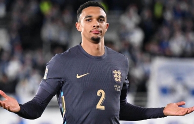 Tuchel cảnh báo Alexander Arnold về vị trí ở ĐT Anh