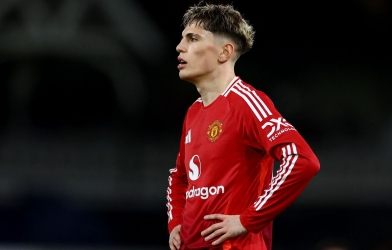 Chưa rời được MU, Garnacho lại gây họa ở Anh