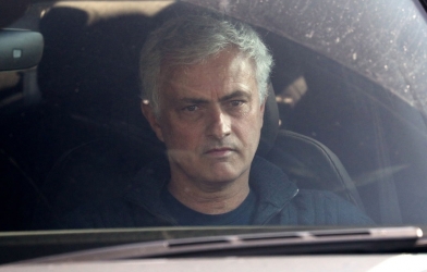 Mourinho chấp nhận giảm lương để về đội bóng cũ