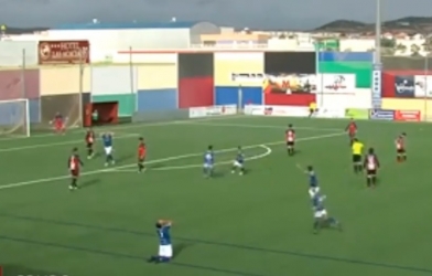 VIDEO: Vỡ òa siêu phẩm 'nã đại bác' đưa đội nhà lên hạng