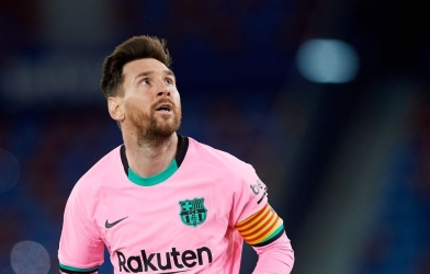 Quyết ra đi, Messi bất ngờ liên hệ Man Utd