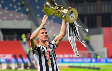 Ronaldo xác lập kỉ lục vĩ đại, thách thức mọi cầu thủ