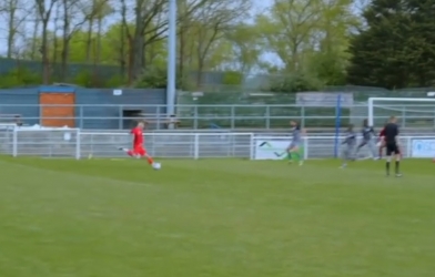 Ghi tuyệt phẩm từ pha đá phạt góc 'ma giáo' nhất lịch sử