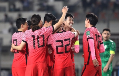 Huỷ diệt đại diện Trung Á, Hàn Quốc đòi lại ngôi đầu bảng H