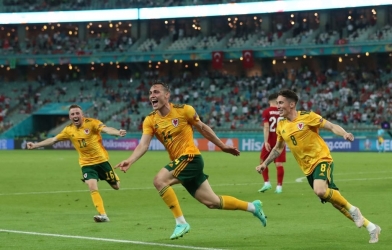 Bale kiến tạo đẳng cấp ấn định chiến thắng cho Xứ Wales