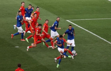 4 đội tuyển chính thức tiến vào vòng 16 đội Euro 2021