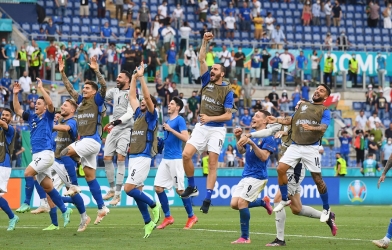 Hạ Xứ Wales, Italia lập chiến tích lịch sử tại Euro