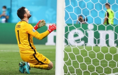 Thủ quân tuyển Pháp: 'Thật đau đớn với kết quả này'