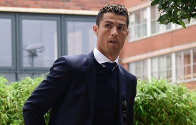 Ronaldo gia nhập đại kình địch của MU?