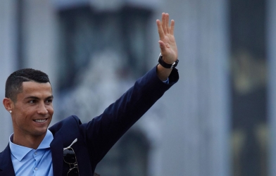 Chuyển nhượng bóng đá 18/8: Ronaldo nhận lương cực khủng tại bến đỗ bất ngờ?