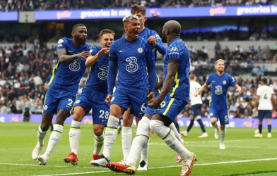 Chelsea đánh sập sân Tottenham Hotspur