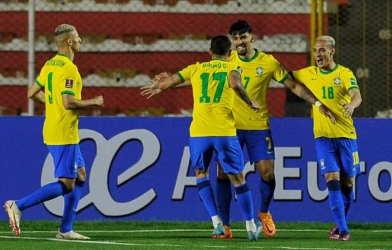 Brazil hủy diệt Bolivia trong lượt trận cuối cùng