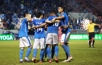 Soán ngôi đầu của HAGL, HLV Quảng Ninh vẫn không thể vui nổi