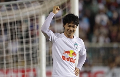 Công Phượng bỏ lỡ siêu phẩm, HAGL hòa đáng tiếc trên sân nhà