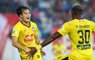 Ngoại binh HAGL mở tỷ số cho chủ nhà