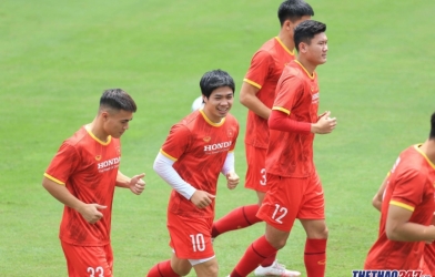 VIDEO: Công Phượng tươi cười tập luyện cùng đồng đội