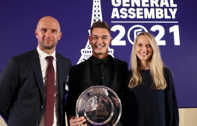 Thủ thành Việt kiều nhận vinh dự đặc biệt ở châu Âu