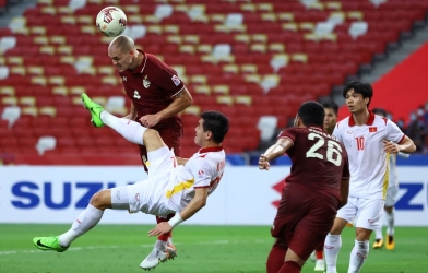 Người Thái bất ngờ 'tố' cầu thủ ĐT Việt Nam 'tung kungfu chứ không phải đá bóng'