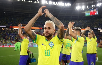Neymar có hành động ý nghĩa với đồng đội bị chấn thương tại tứ kết World Cup 2022